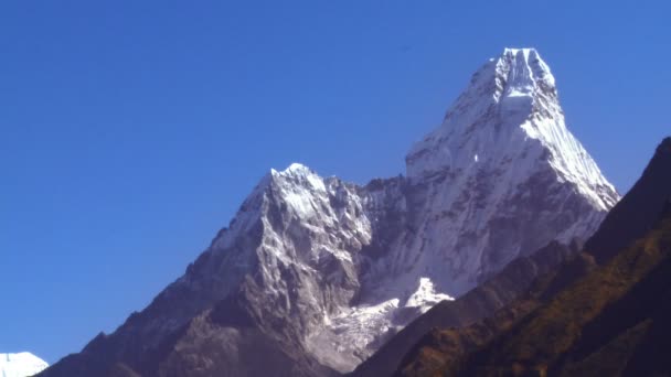 Hegyi Ama Dablam — Stock videók