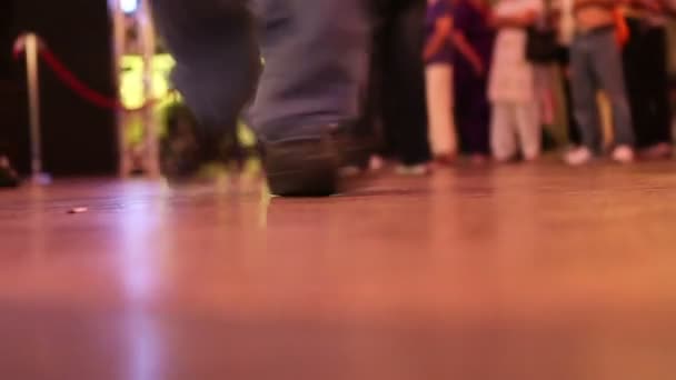 Twisting and Turning on the Dance Floor — Stock Video