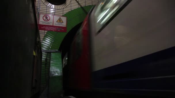 The underground tube in London — Stock Video