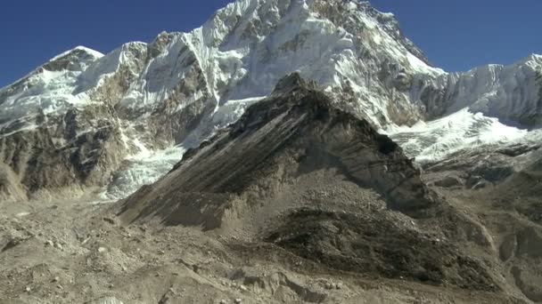 Prominente pico del Himalaya — Vídeo de stock
