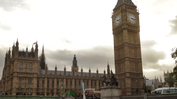 Westminster palace and Thames River — Stock Video