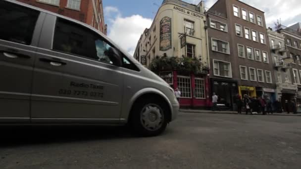 Londra'da işlek cadde — Stok video