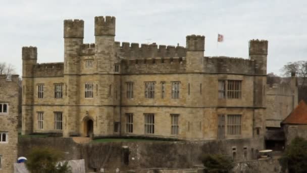 Histórico Castillo de Leeds en Kent — Vídeo de stock