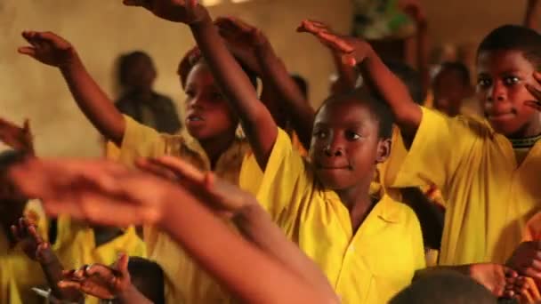 Lição, sala de aula completa no Quênia, África — Vídeo de Stock