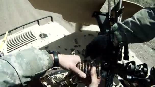 Innere des bewegten Humvee — Stockvideo