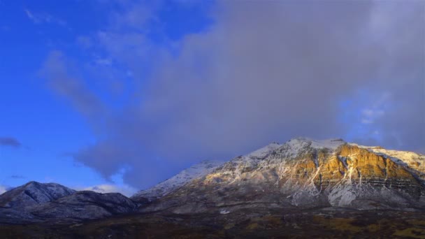 Montagne timbales au coucher du soleil — Video