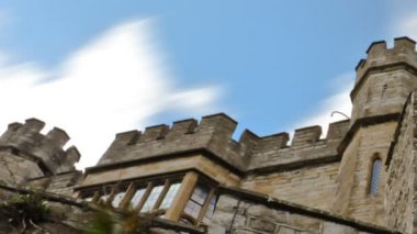 Bulutlar Leeds Castle havai uçmak