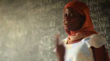 Kenya tam sınıf öğretmeni