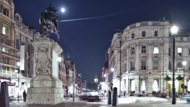 Drukke straten in de buurt van Big Ben in Londo — Stockvideo