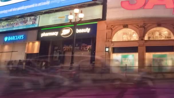 Ruchliwej ulicy Piccadilly Circus — Wideo stockowe