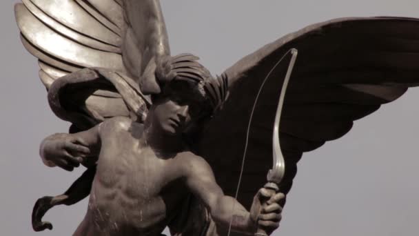 Eros statue on Piccadilly Circus in London — Stock Video