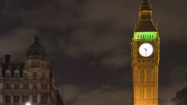 Busy streets near Big Ben in Londo — Stock Video