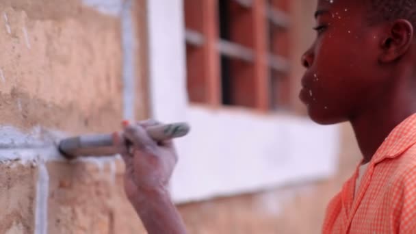 케냐에서 건물의 외부 그림 아이의 닫습니다. — 비디오
