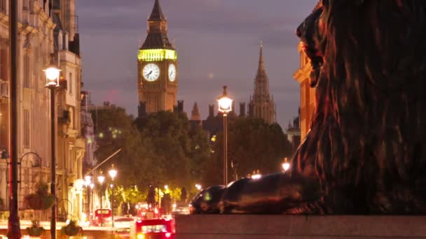 Skutt ved Trafalgar Square . – stockvideo