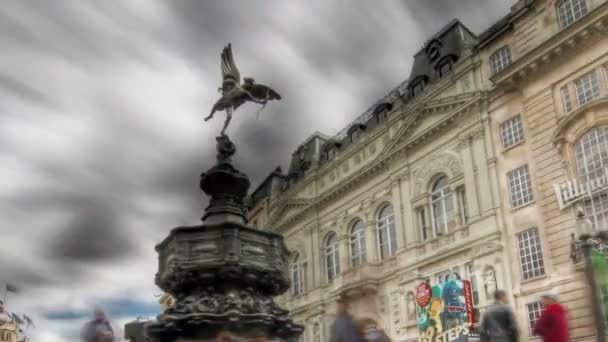 Piccadilly Circus işlek cadde — Stok video