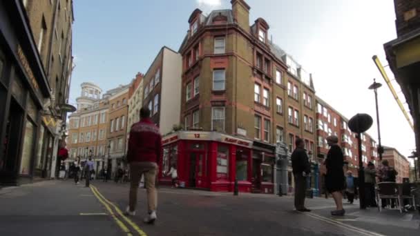 Drukke straat in Londen — Stockvideo