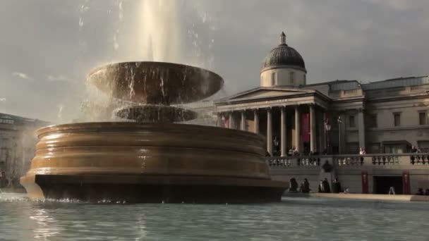 National Gallery gezien vanaf een fontein — Stockvideo