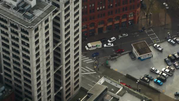 Seattle'da bir kesişme noktalarında aşağı bakıyor. — Stok video