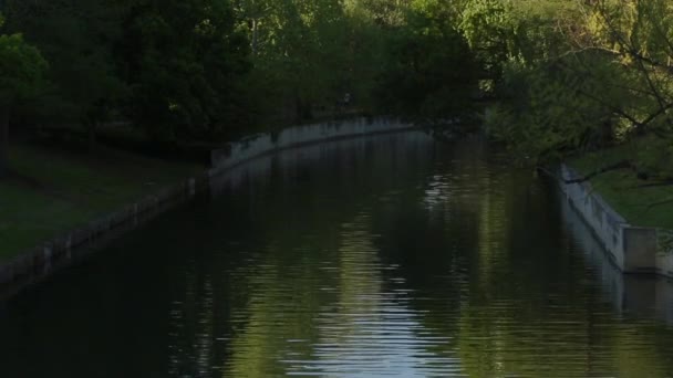 Il fiume San Antonio e la Torre della Vita . — Video Stock