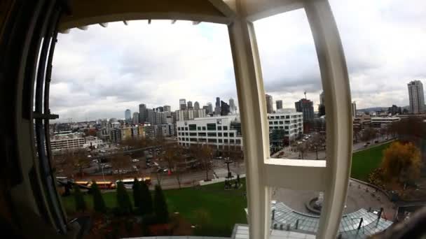 Superbreed uitzicht vanaf in de lift omhoog op de Space Needle. — Stockvideo