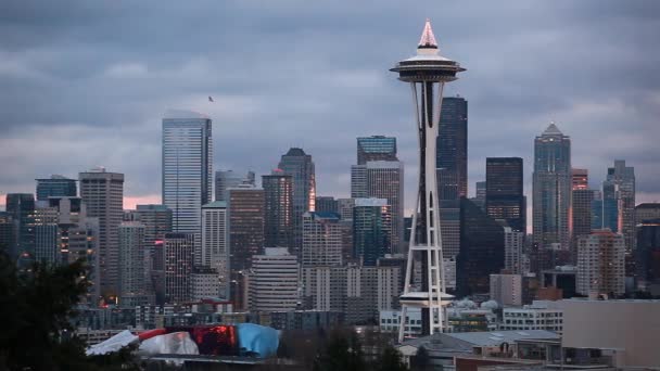 Pan op zoek naar Seattle. — Stockvideo