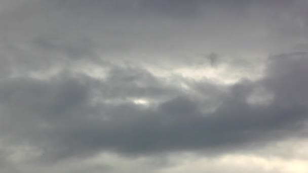 Posouvání záběr mraky ve Washingtonu Dc. — Stock video