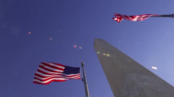 Washington Monument på en blåsig dag — Stockvideo