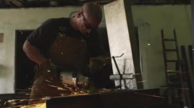 marangoz atölyesini metal taşlama