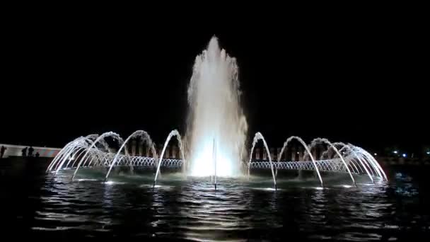 World War II Memorial fountain in Washington — Stock Video