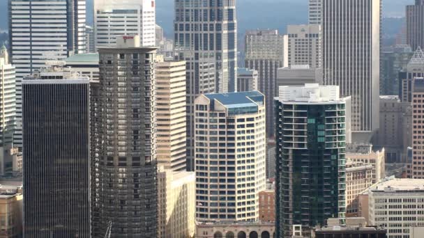 Nagyított statikus nézet felhőkarcolók Seattle-ben. — Stock videók