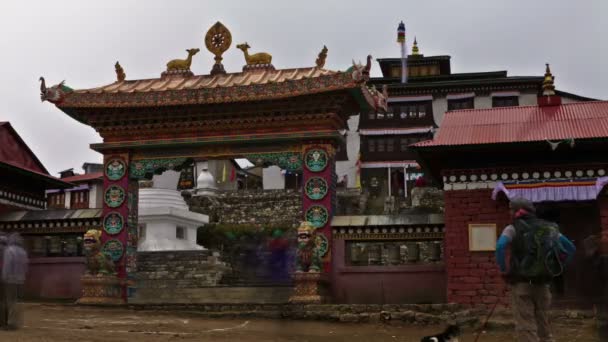 Entrada al Monasterio de Tengboche — Vídeo de stock