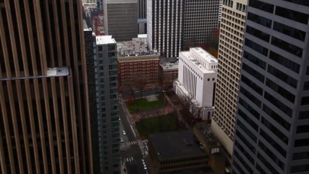 Panorama hacia arriba del centro de Seattle . — Vídeo de stock