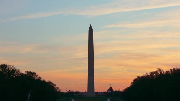 Washington monument vid solnedgången — Stockvideo