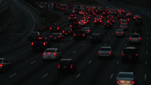 Statische foto van het verkeer in Atlanta, Georgia tijdens de nacht. — Stockvideo