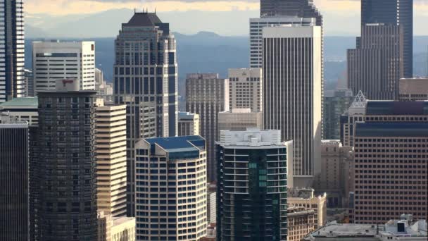 En regardant la skyline de Seattle . — Video