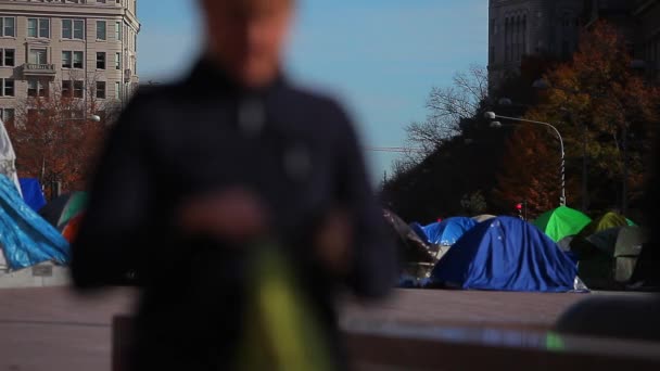 Tentes pendant la manifestation Occupy DC au Freedom Plaza à Washington DC — Video