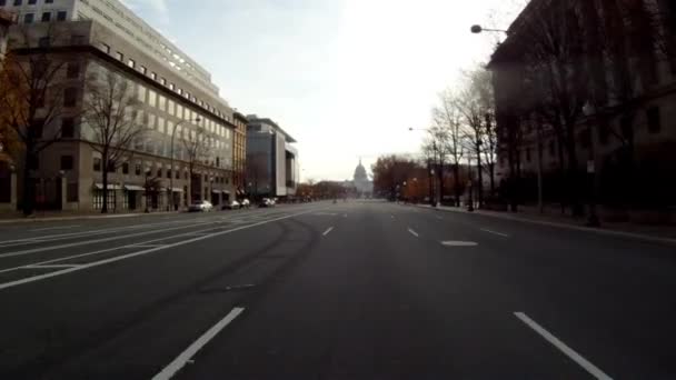 O lovitură portabilă care se îndrepta spre clădirea Capitoliului din Washington DC — Videoclip de stoc