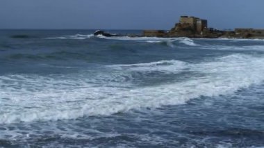 Caesarea ve dalgalar halinde İsrail