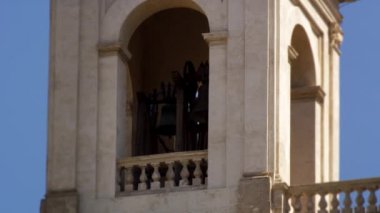 Trinita dei Monti çan kulesi