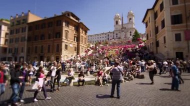 Yavaş çekimde Trinita dei Monti