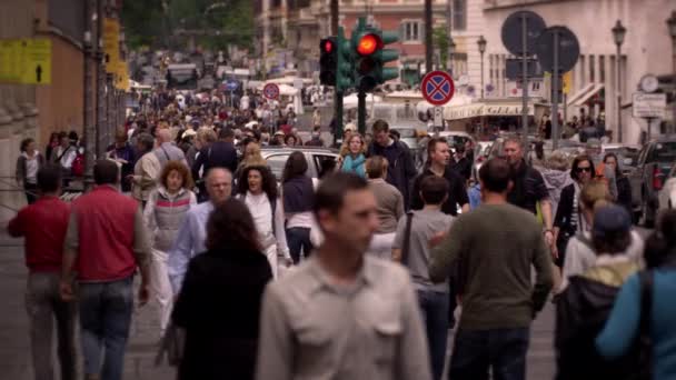 Schot van voetgangers in slowmotion — Stockvideo