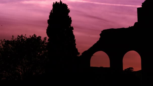 Arcos de la basílica de Constantino al atardecer — Vídeos de Stock