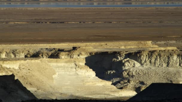 Woestijnlandschap en de doden in Israël — Stockvideo