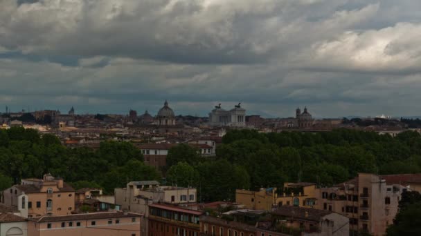 Tiempo-lapso del skyline romano con el Vittoraino en el fondo . — Vídeo de stock
