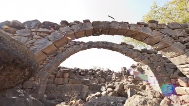 Каменные арки в Коразиме, Израиль . — стоковое видео