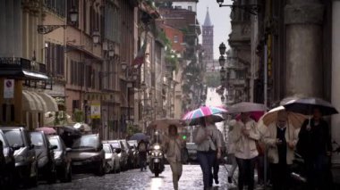 Bir Roma Caddesi hava bir günde