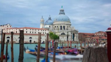 Santa Maria della Salute Saint Mark's Meydanı'na.