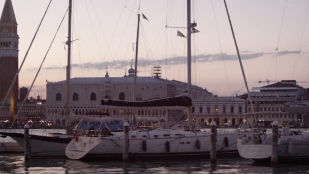 Piazza San Marco desde el puerto deportivo de San Giorgio — Vídeos de Stock