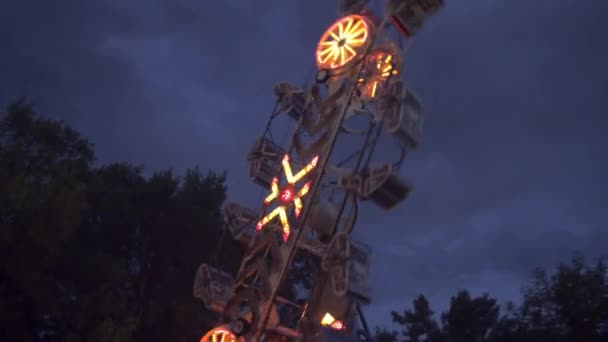 Tournage du carnaval mouvant au crépuscule — Video