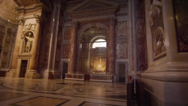 St Peter Bazilikası boş koridor — Stok video